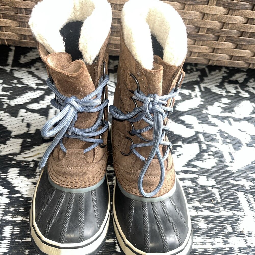Sorel Caribou Brown Flower Decal Snow Boots Boys 6 Womens 8.5